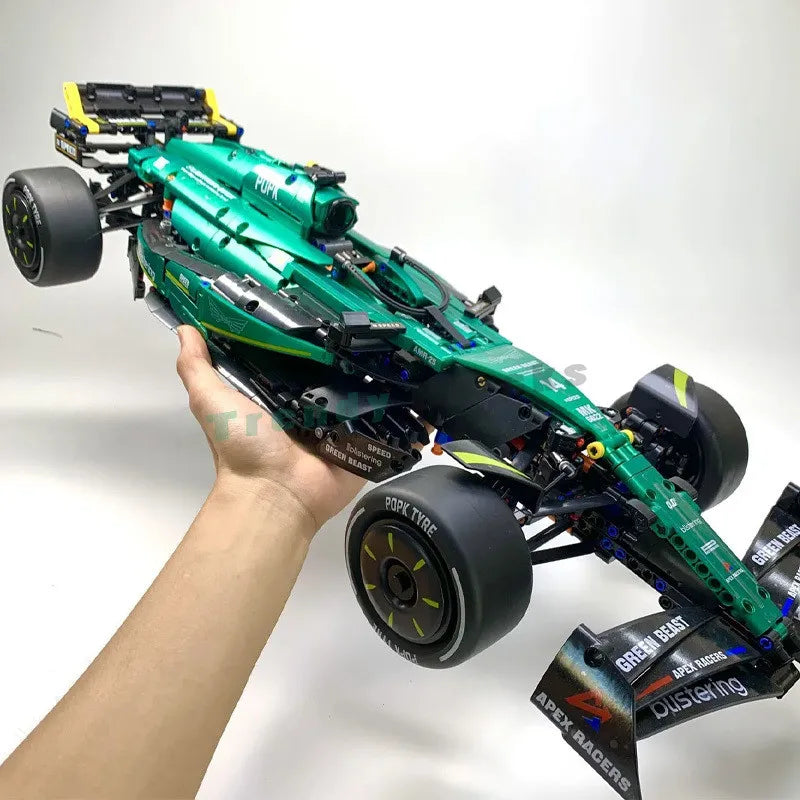 Coche de Fórmula 1 Martin Aramco AMR24 a escala 1:8